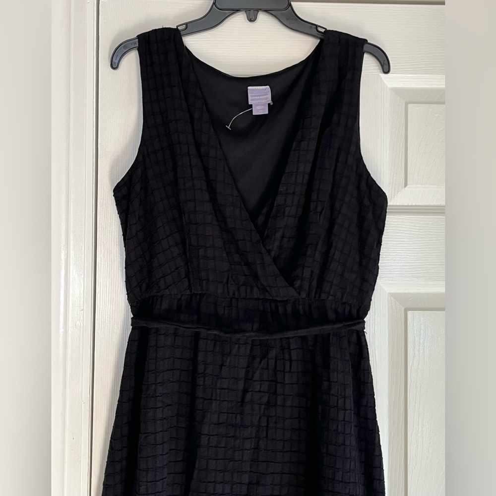 Laura Scott Sleeveless Black Dress